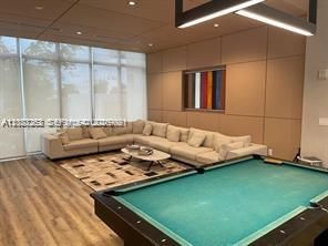 For Rent: $3,400 (3 beds, 2 baths, 1102 Square Feet)