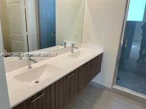 For Rent: $3,400 (3 beds, 2 baths, 1102 Square Feet)