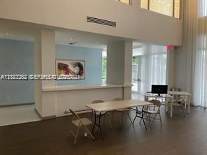 For Rent: $3,400 (3 beds, 2 baths, 1102 Square Feet)