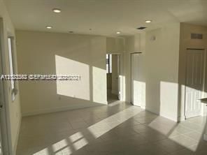 For Rent: $3,400 (3 beds, 2 baths, 1102 Square Feet)