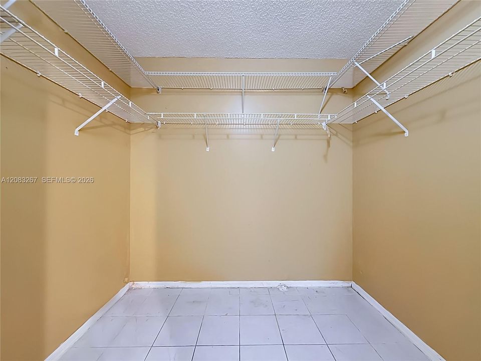 For Sale: $545,000 (4 beds, 2 baths, 1909 Square Feet)