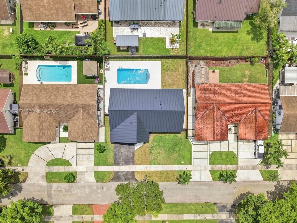 На продажу: $975,000 (3 спален, 2 ванн, 1711 Квадратных фут)