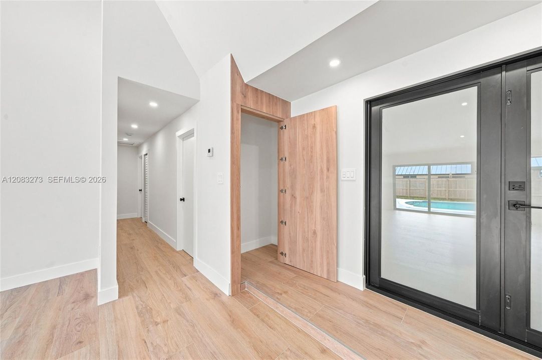 На продажу: $975,000 (3 спален, 2 ванн, 1711 Квадратных фут)