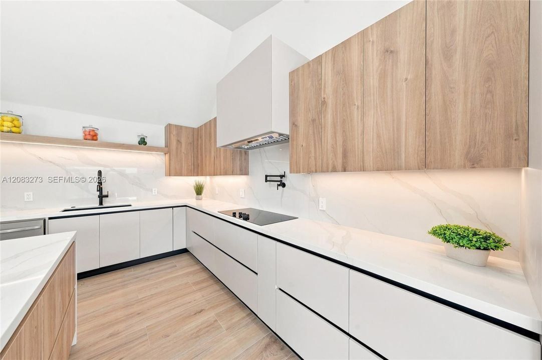 На продажу: $975,000 (3 спален, 2 ванн, 1711 Квадратных фут)