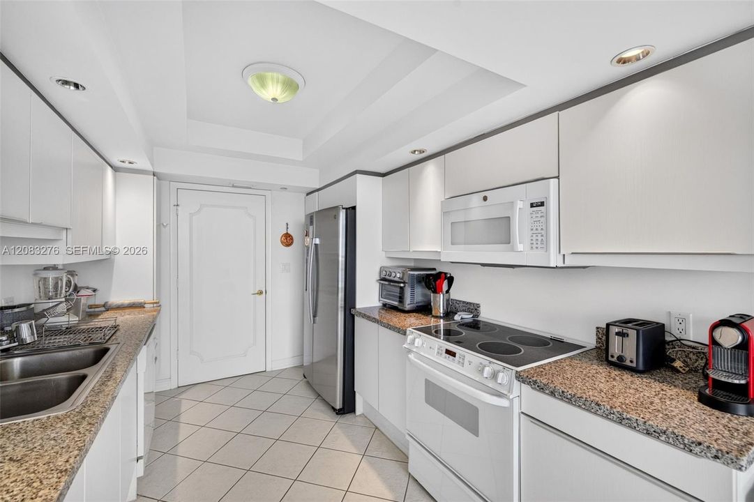 Activo con contrato: $1,525,000 (3 camas, 3 baños, 2390 Pies cuadrados)