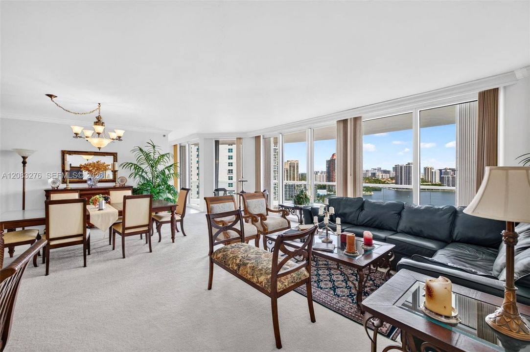 Activo con contrato: $1,525,000 (3 camas, 3 baños, 2390 Pies cuadrados)
