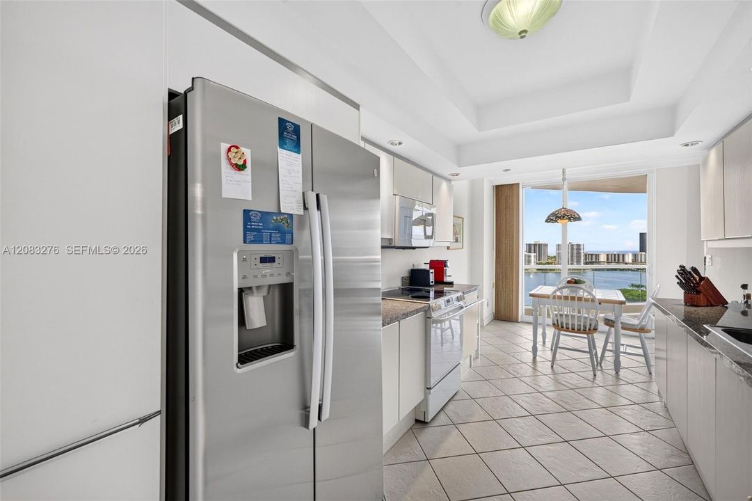 Activo con contrato: $1,525,000 (3 camas, 3 baños, 2390 Pies cuadrados)