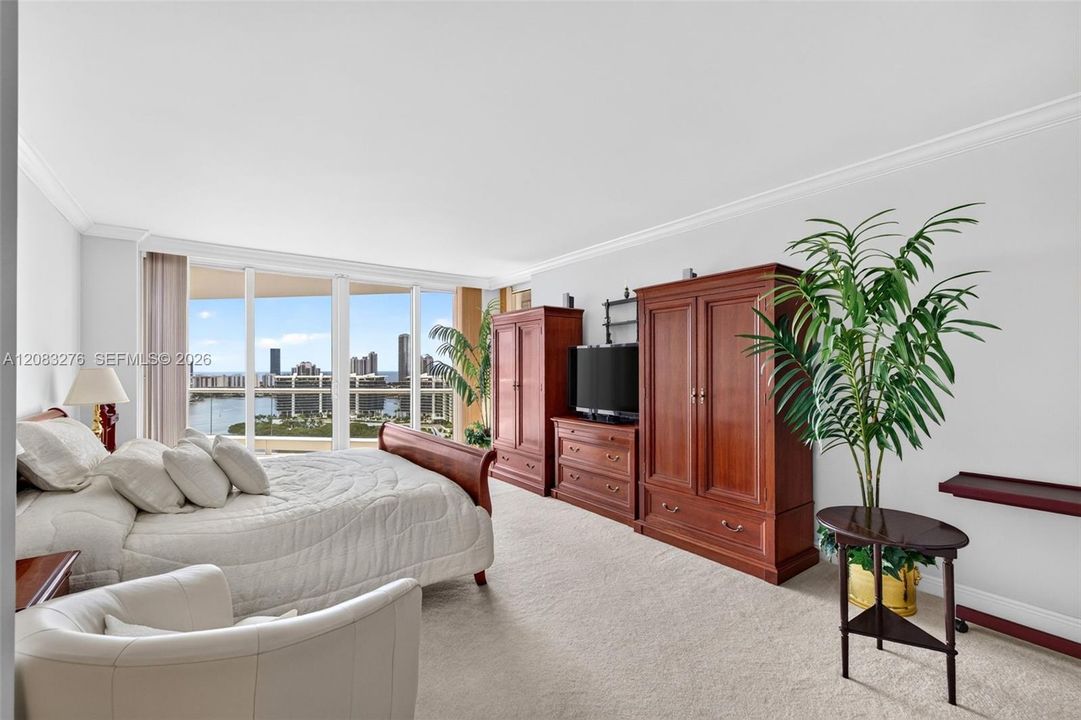 Activo con contrato: $1,525,000 (3 camas, 3 baños, 2390 Pies cuadrados)