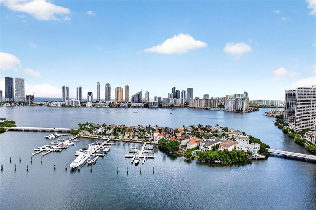 Activo con contrato: $1,525,000 (3 camas, 3 baños, 2390 Pies cuadrados)