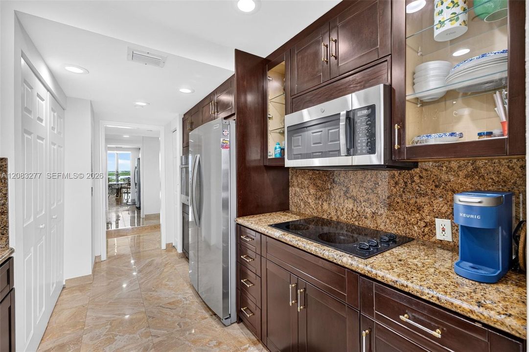 For Sale: $895,000 (2 beds, 2 baths, 1910 Square Feet)