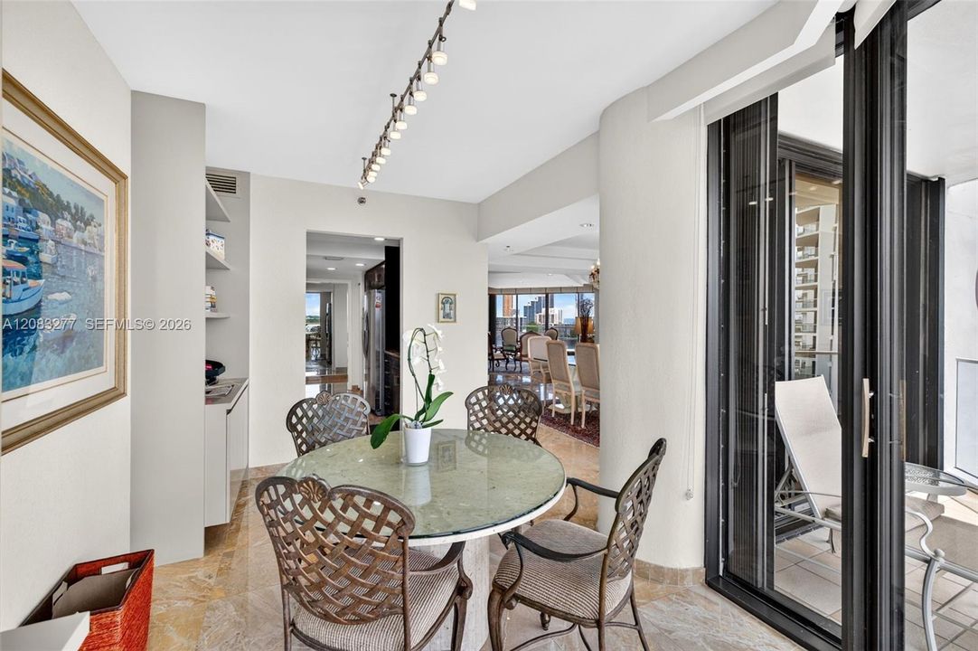 For Sale: $895,000 (2 beds, 2 baths, 1910 Square Feet)