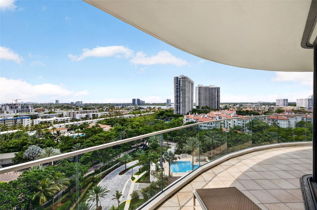 For Sale: $895,000 (2 beds, 2 baths, 1910 Square Feet)