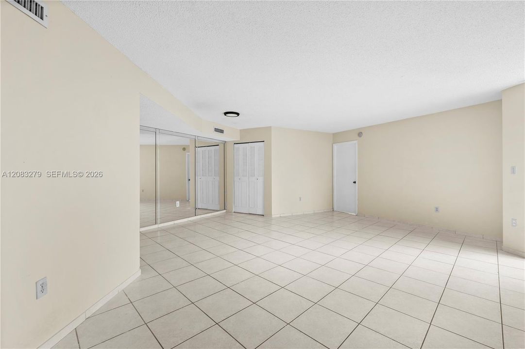En Venta: $277,000 (2 camas, 2 baños, 1257 Pies cuadrados)