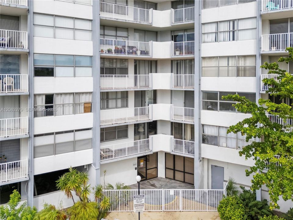 En Venta: $277,000 (2 camas, 2 baños, 1257 Pies cuadrados)