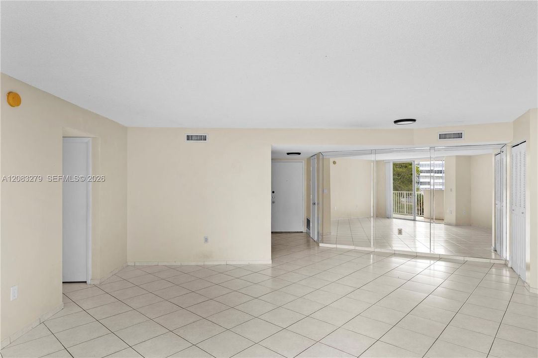 En Venta: $277,000 (2 camas, 2 baños, 1257 Pies cuadrados)