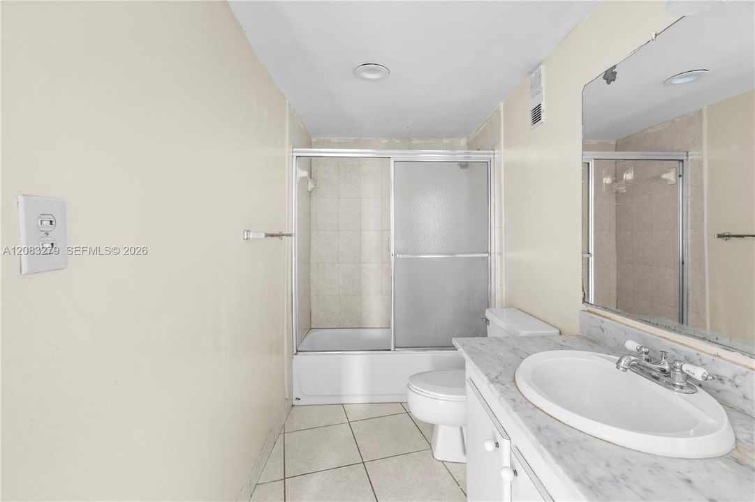 En Venta: $277,000 (2 camas, 2 baños, 1257 Pies cuadrados)
