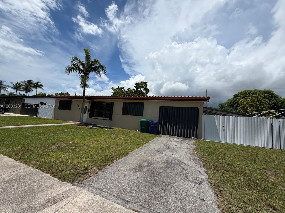 For Sale: $649,999 (3 beds, 2 baths, 1242 Square Feet)
