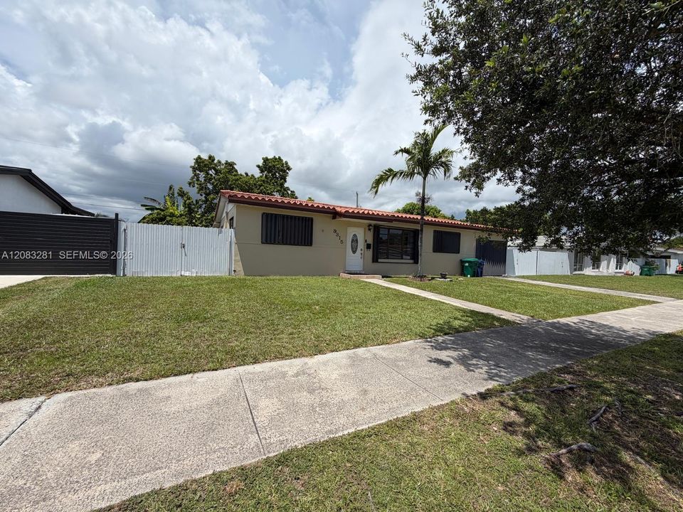 For Sale: $649,999 (3 beds, 2 baths, 1242 Square Feet)