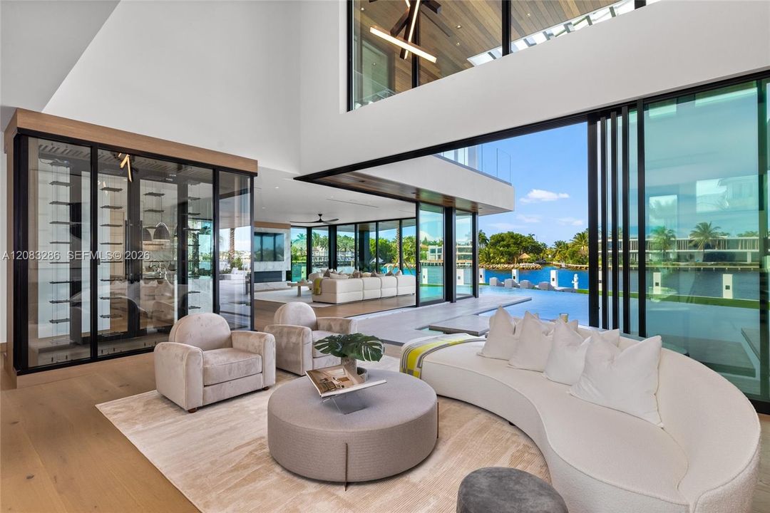 For Sale: $34,950,000 (7 beds, 11 baths, 10054 Square Feet)