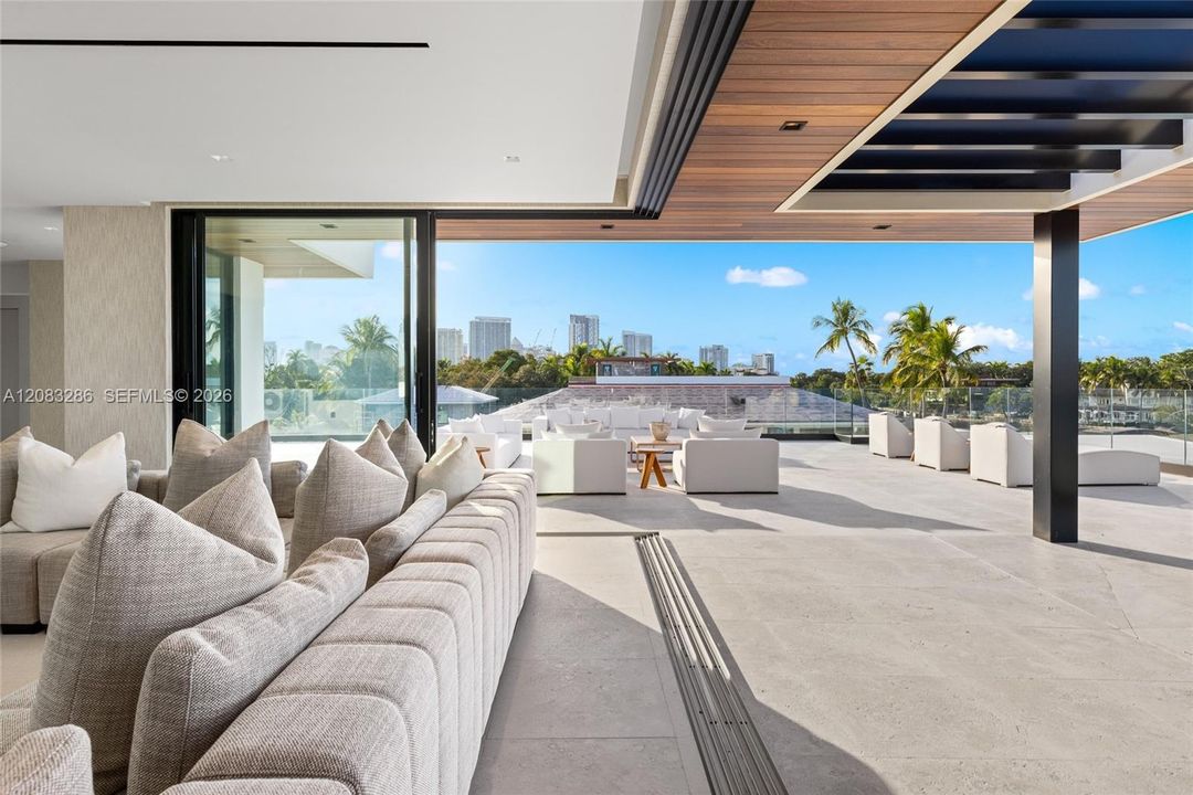 For Sale: $34,950,000 (7 beds, 11 baths, 10054 Square Feet)