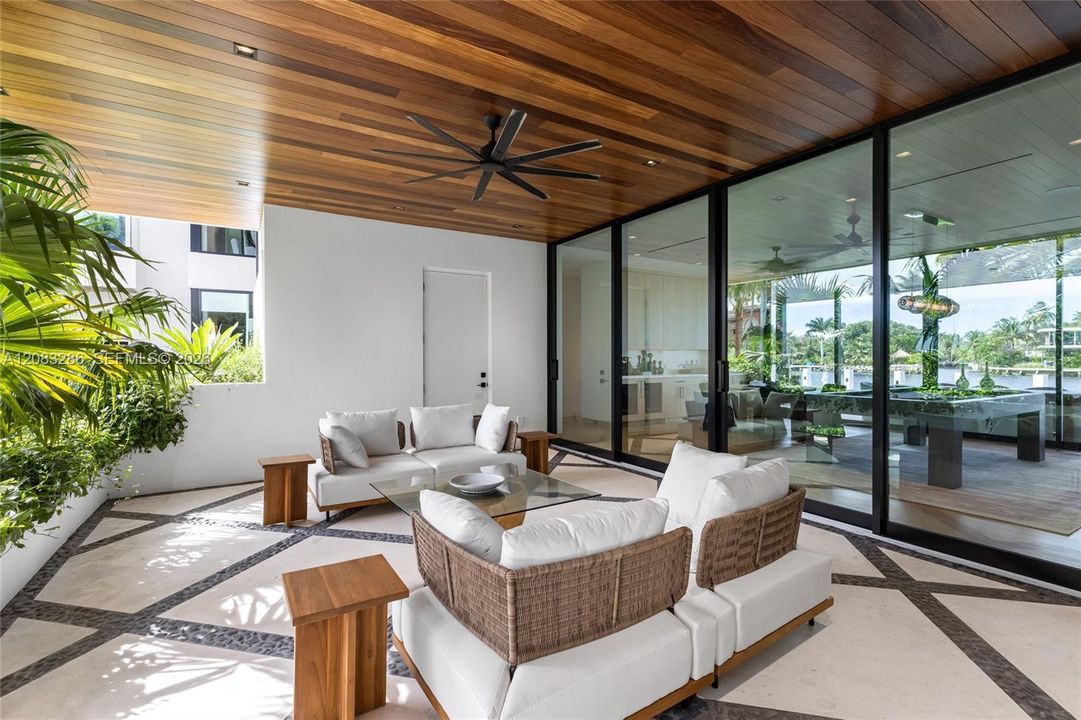 For Sale: $34,950,000 (7 beds, 11 baths, 10054 Square Feet)