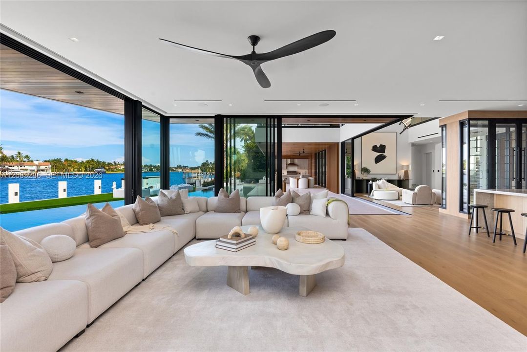 For Sale: $34,950,000 (7 beds, 11 baths, 10054 Square Feet)