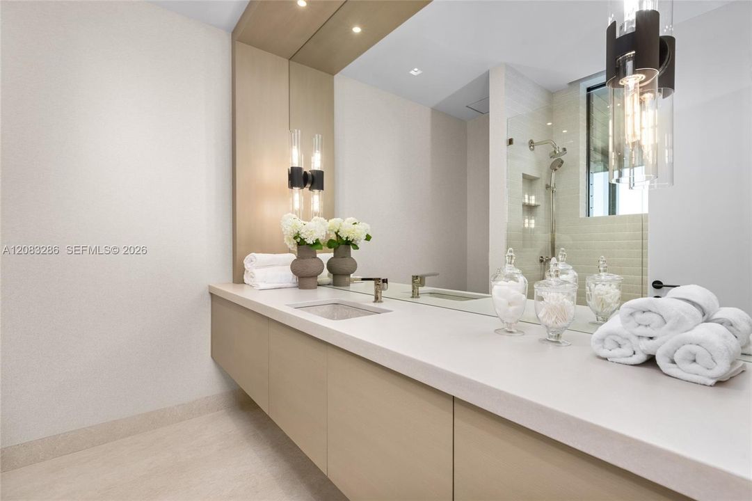 For Sale: $34,950,000 (7 beds, 11 baths, 10054 Square Feet)