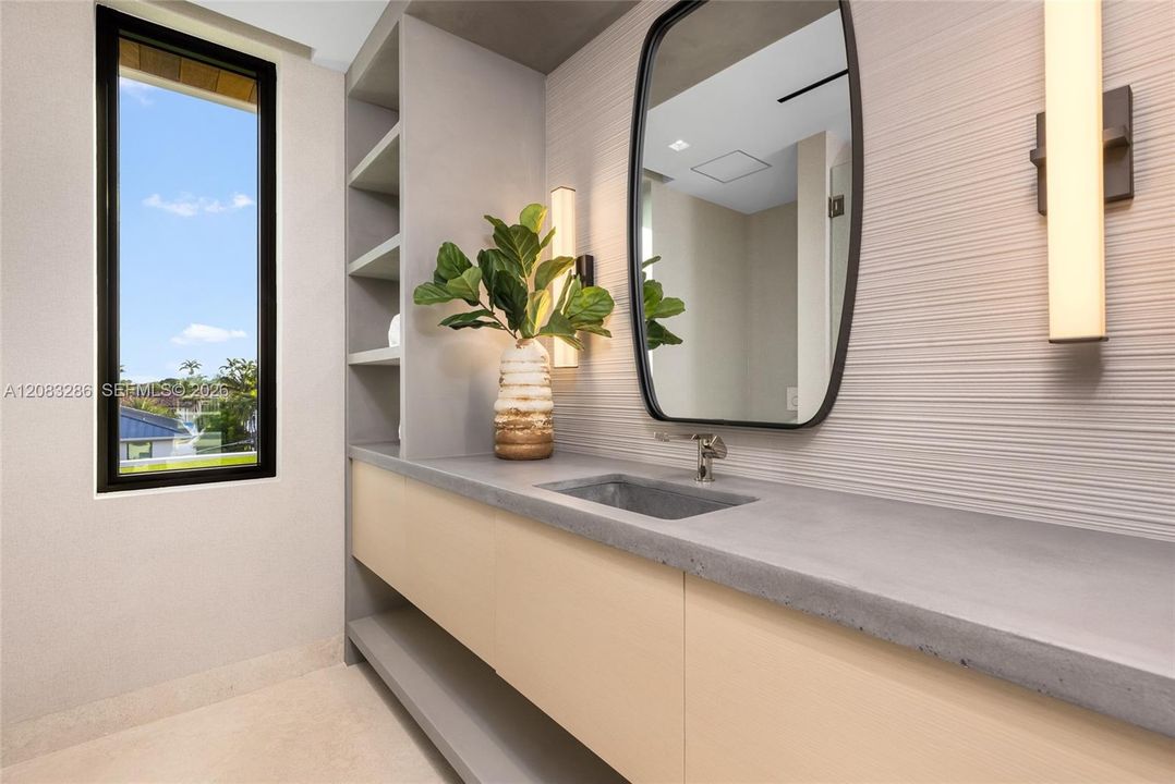 For Sale: $34,950,000 (7 beds, 11 baths, 10054 Square Feet)