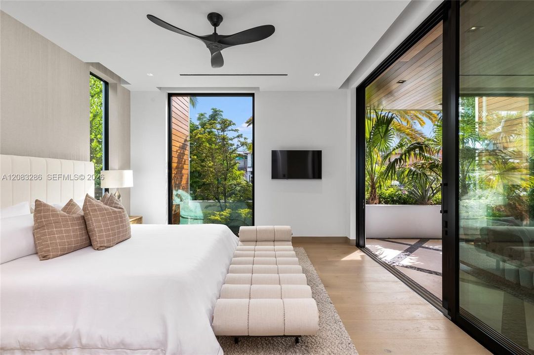 For Sale: $34,950,000 (7 beds, 11 baths, 10054 Square Feet)