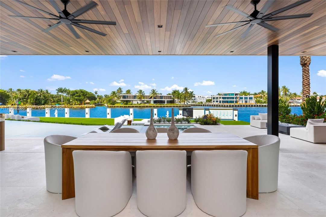 For Sale: $34,950,000 (7 beds, 11 baths, 10054 Square Feet)