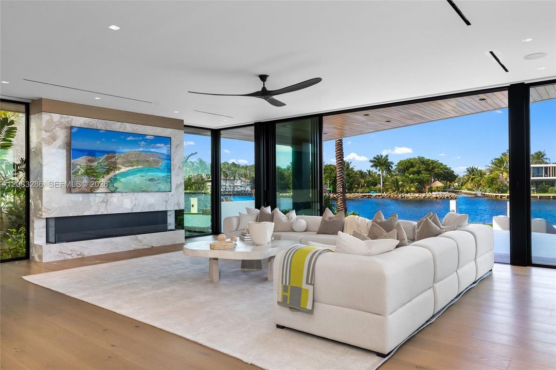 For Sale: $34,950,000 (7 beds, 11 baths, 10054 Square Feet)