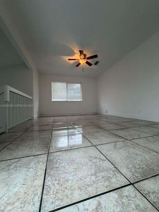 For Rent: $2,400 (3 beds, 2 baths, 1080 Square Feet)