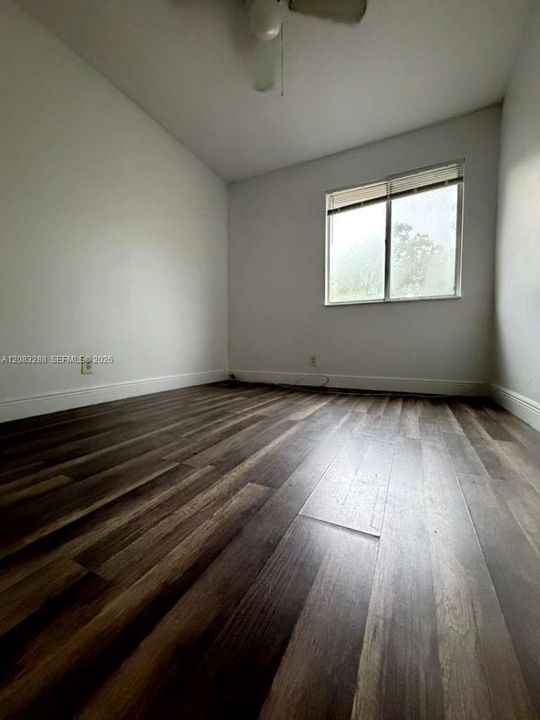 For Rent: $2,400 (3 beds, 2 baths, 1080 Square Feet)