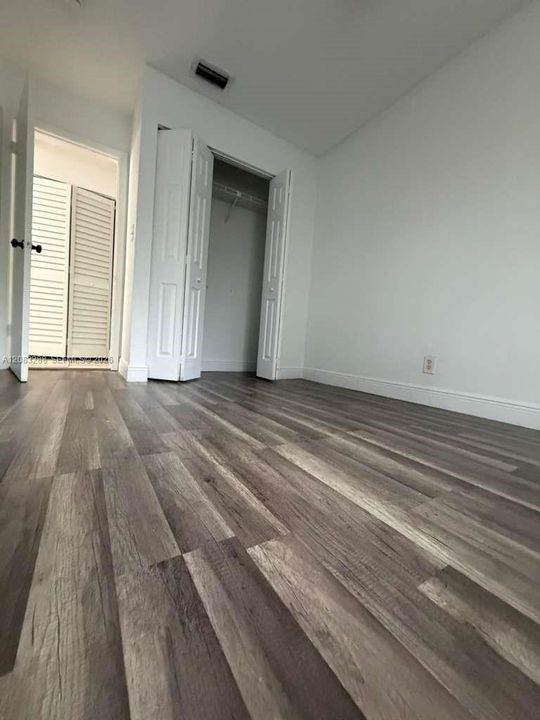 For Rent: $2,400 (3 beds, 2 baths, 1080 Square Feet)
