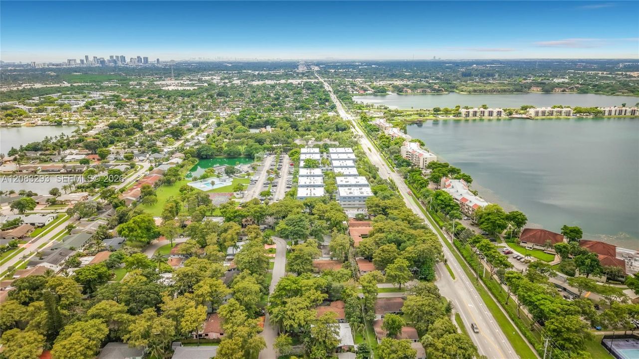 На продажу: $570,000 (3 спален, 2 ванн, 1743 Квадратных фут)