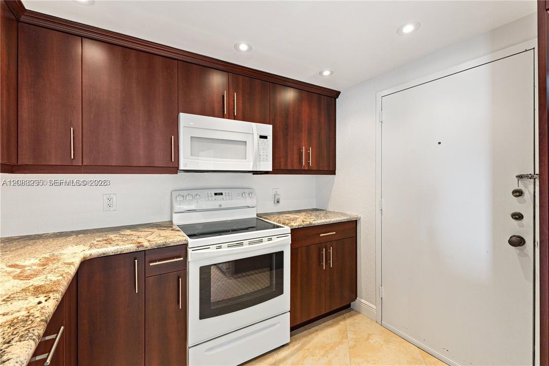 En Venta: $349,999 (2 camas, 2 baños, 1096 Pies cuadrados)