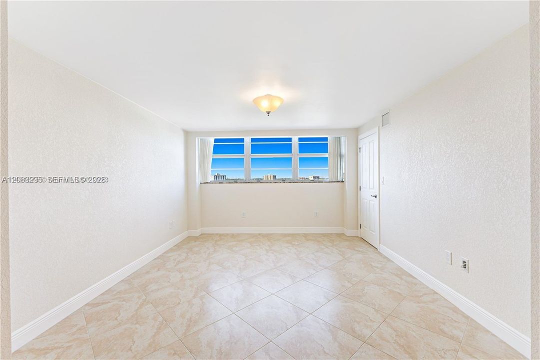 En Venta: $349,999 (2 camas, 2 baños, 1096 Pies cuadrados)