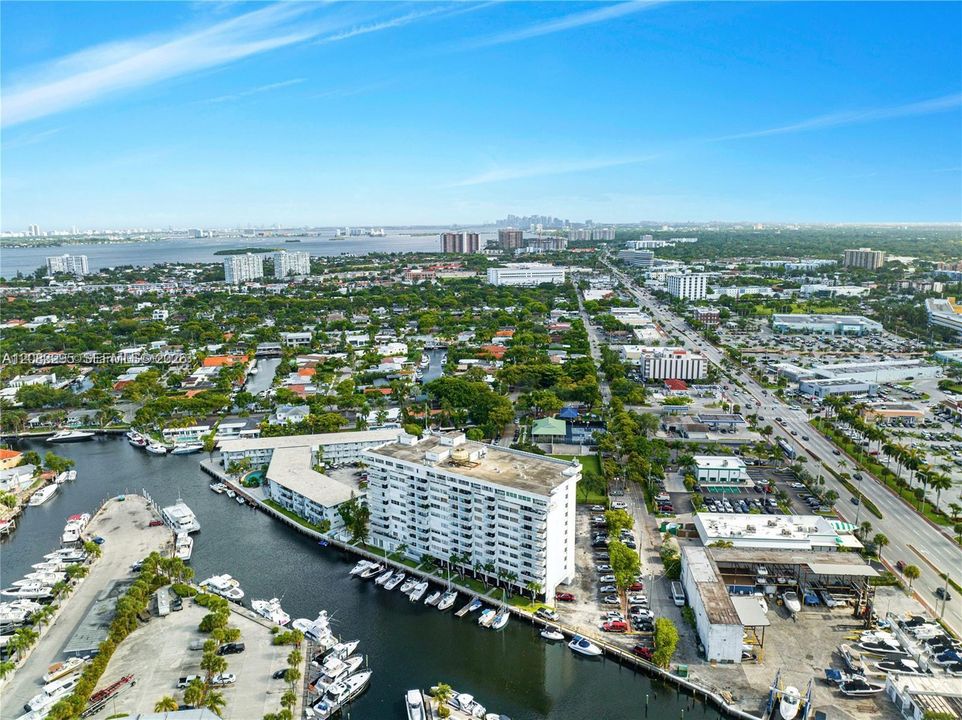 En Venta: $349,999 (2 camas, 2 baños, 1096 Pies cuadrados)