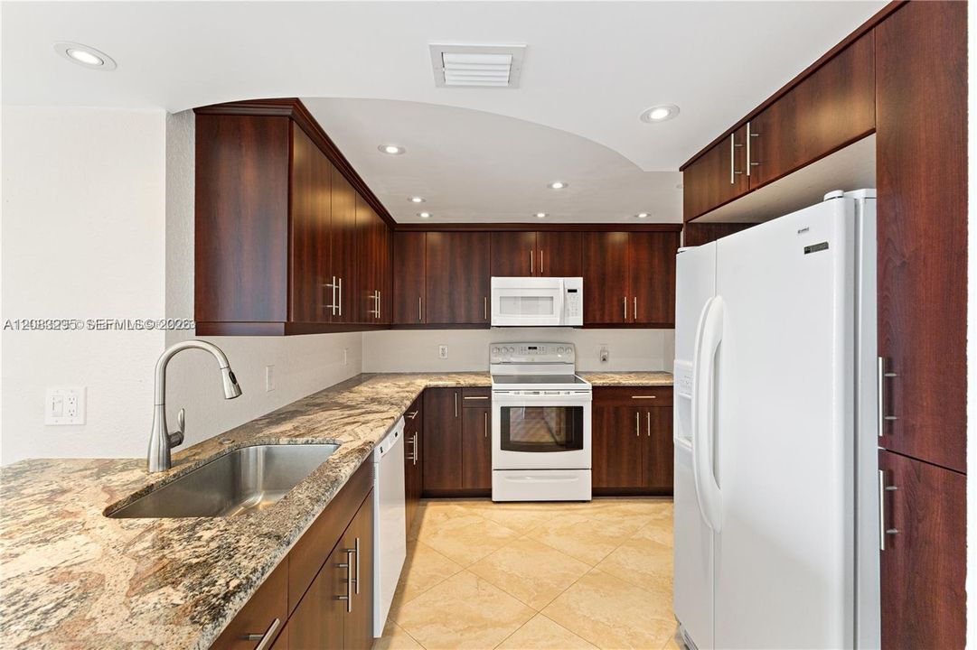 En Venta: $349,999 (2 camas, 2 baños, 1096 Pies cuadrados)