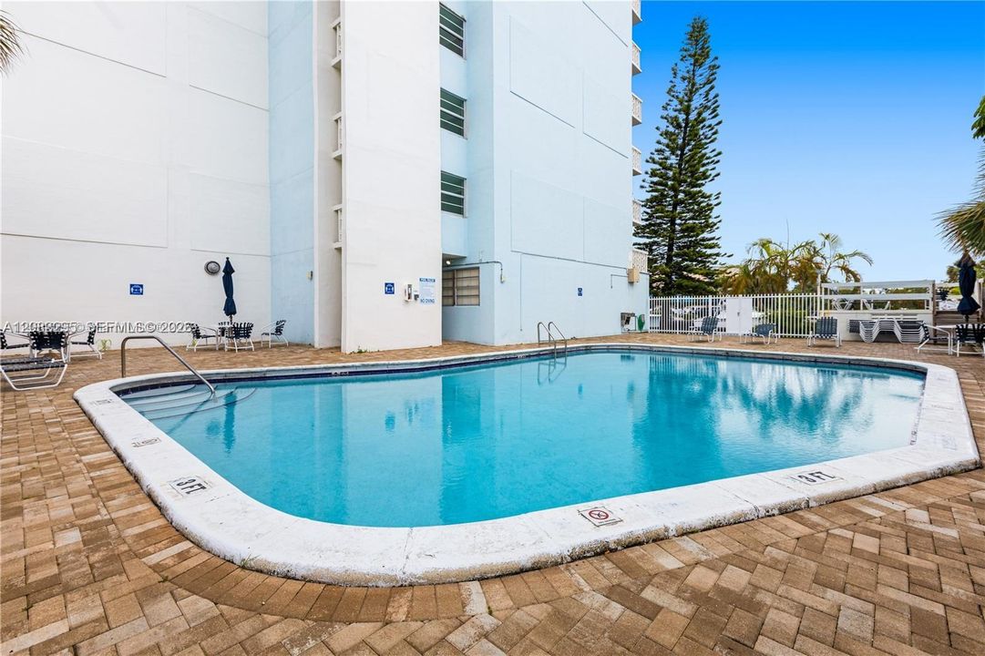 En Venta: $349,999 (2 camas, 2 baños, 1096 Pies cuadrados)