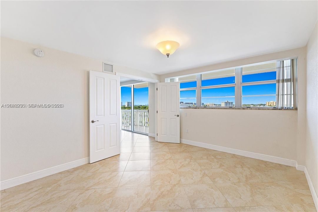 En Venta: $349,999 (2 camas, 2 baños, 1096 Pies cuadrados)