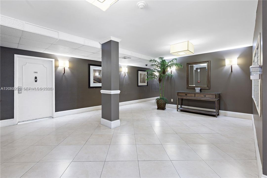 En Venta: $349,999 (2 camas, 2 baños, 1096 Pies cuadrados)