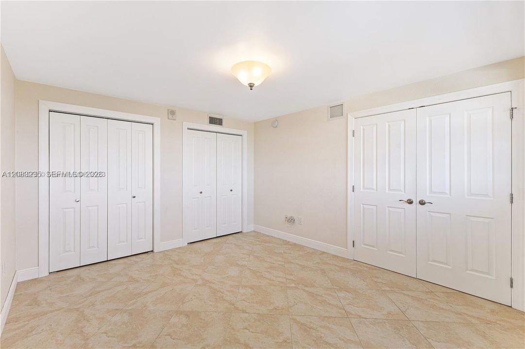 En Venta: $349,999 (2 camas, 2 baños, 1096 Pies cuadrados)
