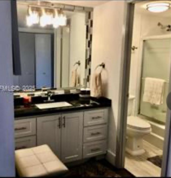 For Rent: $2,300 (2 beds, 2 baths, 1358 Square Feet)