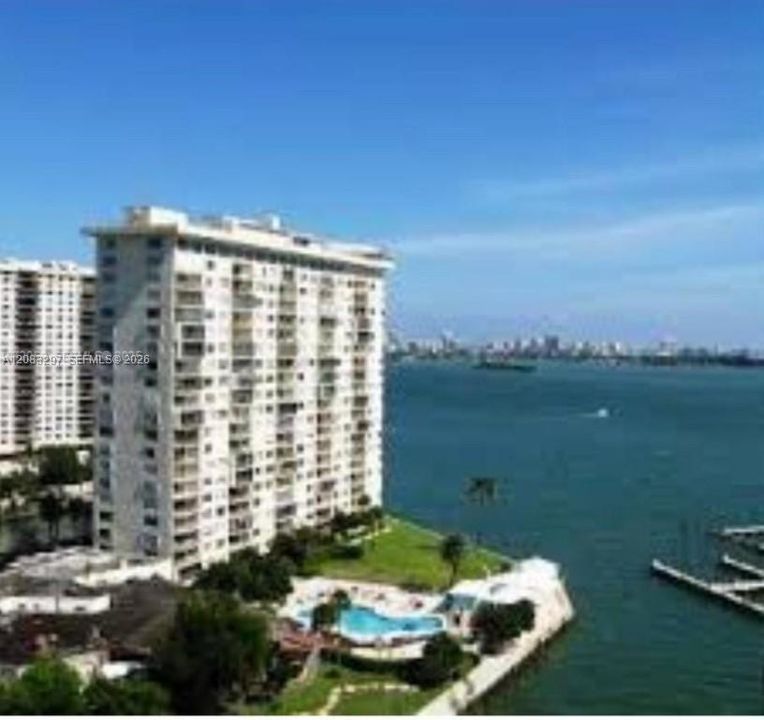 For Rent: $2,300 (2 beds, 2 baths, 1358 Square Feet)