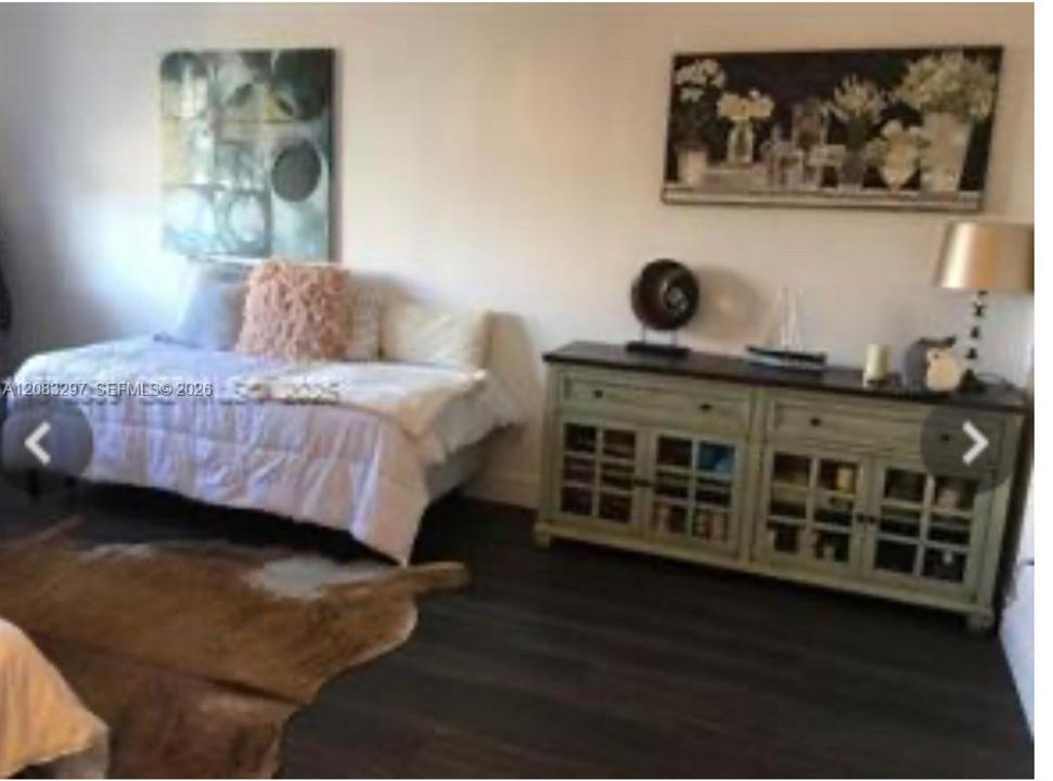 For Rent: $2,300 (2 beds, 2 baths, 1358 Square Feet)