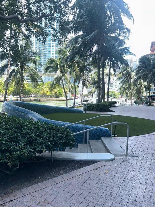 16051844-37