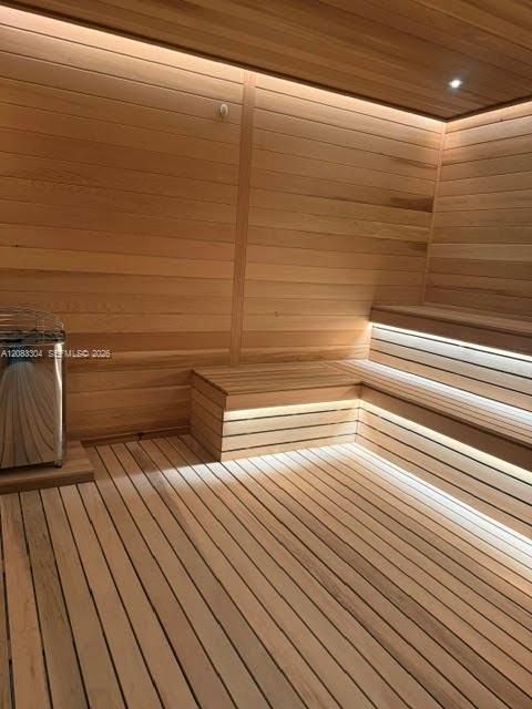 出租: $5,950 (1 贝兹, 2 浴室, 1216 平方英尺)