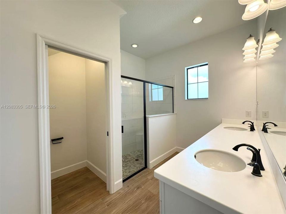 For Rent: $3,350 (3 beds, 2 baths, 0 Square Feet)