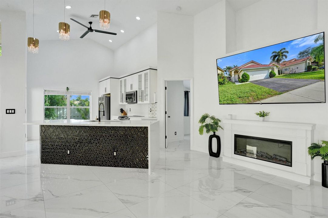 Large Kitchen Islan